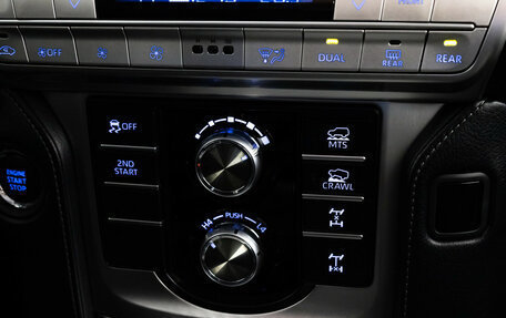 Toyota Land Cruiser Prado 150 рестайлинг 2, 2018 год, 4 499 000 рублей, 19 фотография