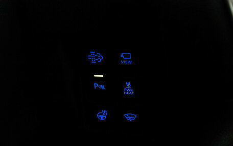 Toyota Land Cruiser Prado 150 рестайлинг 2, 2018 год, 4 499 000 рублей, 22 фотография