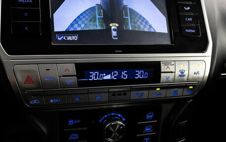 Toyota Land Cruiser Prado 150 рестайлинг 2, 2018 год, 4 499 000 рублей, 20 фотография