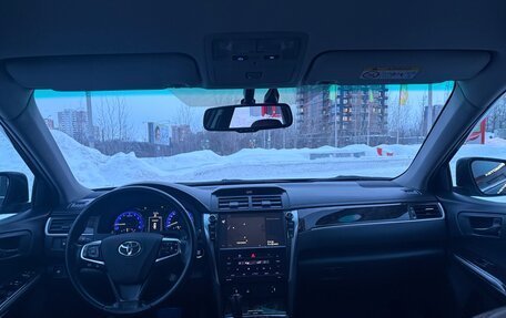 Toyota Camry, 2017 год, 2 250 000 рублей, 8 фотография