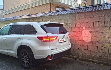 Toyota Highlander III, 2018 год, 3 850 000 рублей, 3 фотография