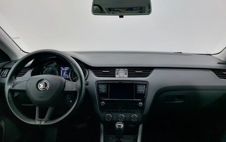 Skoda Octavia, 2019 год, 1 899 000 рублей, 10 фотография