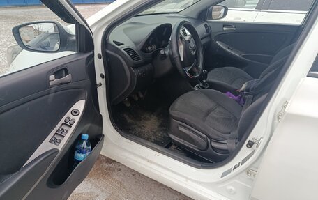 Hyundai Solaris II рестайлинг, 2014 год, 420 000 рублей, 8 фотография