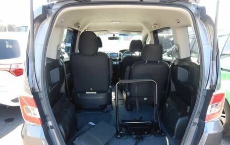 Honda Freed I, 2015 год, 1 300 000 рублей, 20 фотография