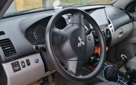 Mitsubishi Pajero Sport II рестайлинг, 2012 год, 1 600 000 рублей, 6 фотография