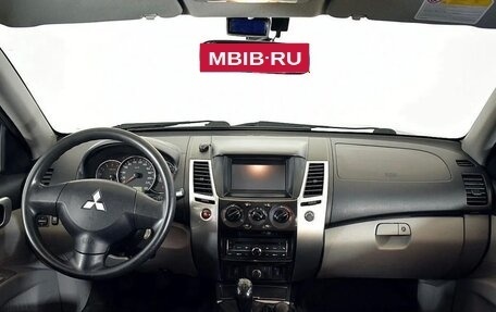Mitsubishi Pajero Sport II рестайлинг, 2012 год, 1 600 000 рублей, 3 фотография