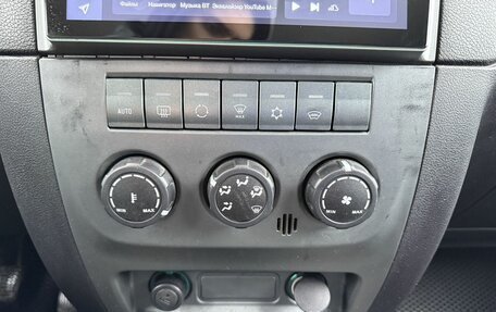 ЛуАЗ Patriot, 2016 год, 895 000 рублей, 13 фотография