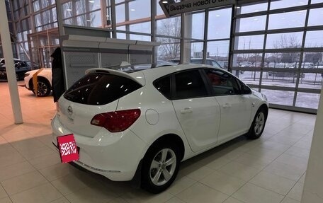 Opel Astra J, 2013 год, 949 900 рублей, 6 фотография
