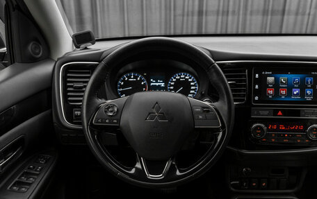 Mitsubishi Outlander III рестайлинг 3, 2019 год, 1 990 000 рублей, 12 фотография