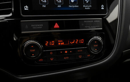 Mitsubishi Outlander III рестайлинг 3, 2019 год, 1 990 000 рублей, 23 фотография