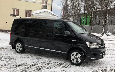 Volkswagen Multivan T6 рестайлинг, 2016 год, 7 500 000 рублей, 3 фотография