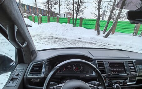 Volkswagen Multivan T6 рестайлинг, 2016 год, 7 500 000 рублей, 7 фотография