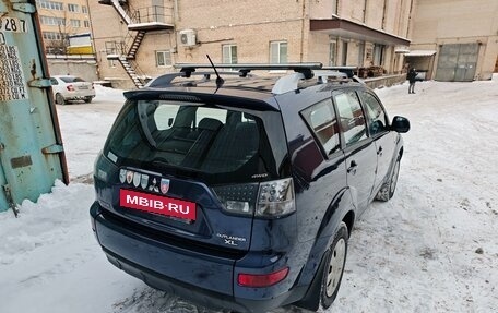 Mitsubishi Outlander III рестайлинг 3, 2008 год, 915 000 рублей, 4 фотография