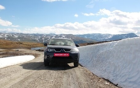 Mitsubishi Outlander III рестайлинг 3, 2008 год, 915 000 рублей, 19 фотография