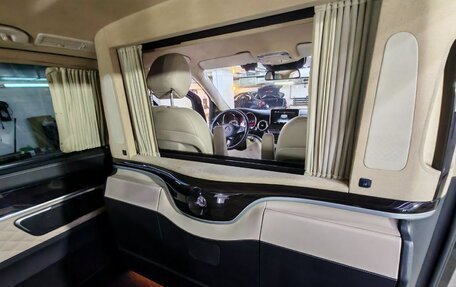 Mercedes-Benz V-Класс, 2018 год, 22 фотография