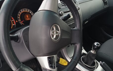 Toyota Corolla, 2011 год, 950 000 рублей, 6 фотография