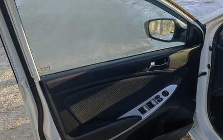 Hyundai Solaris II рестайлинг, 2013 год, 750 000 рублей, 11 фотография