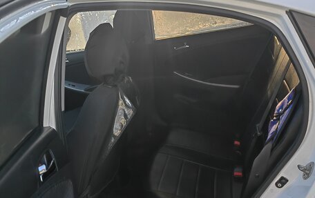 Hyundai Solaris II рестайлинг, 2013 год, 750 000 рублей, 22 фотография