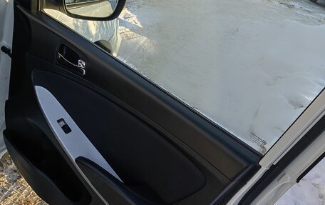 Hyundai Solaris II рестайлинг, 2013 год, 750 000 рублей, 12 фотография