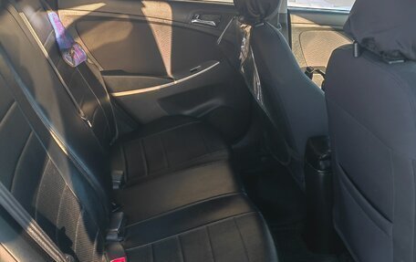 Hyundai Solaris II рестайлинг, 2013 год, 750 000 рублей, 21 фотография