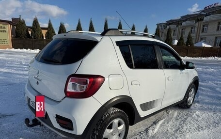 Renault Sandero II рестайлинг, 2017 год, 980 000 рублей, 2 фотография