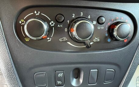 Renault Sandero II рестайлинг, 2017 год, 980 000 рублей, 25 фотография