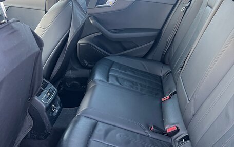 Audi A4, 2018 год, 2 500 000 рублей, 10 фотография