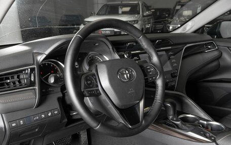 Toyota Camry, 2018 год, 2 451 000 рублей, 5 фотография