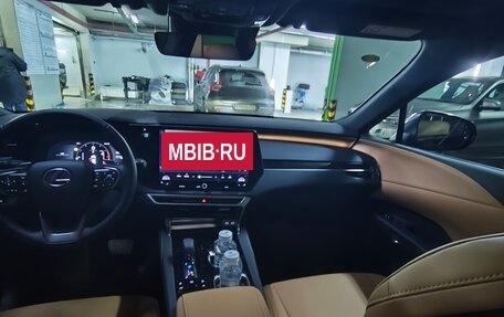 Lexus RX IV рестайлинг, 2025 год, 6 990 000 рублей, 8 фотография