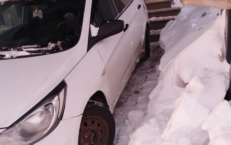 Hyundai Solaris II рестайлинг, 2013 год, 410 000 рублей, 4 фотография