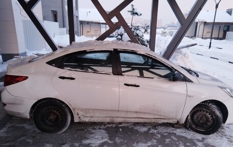 Hyundai Solaris II рестайлинг, 2013 год, 410 000 рублей, 3 фотография