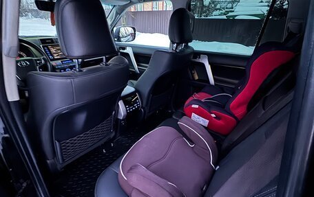 Toyota Land Cruiser Prado 150 рестайлинг 2, 2021 год, 7 200 000 рублей, 9 фотография