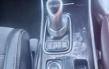 Mitsubishi Outlander III рестайлинг 3, 2018 год, 2 555 000 рублей, 5 фотография