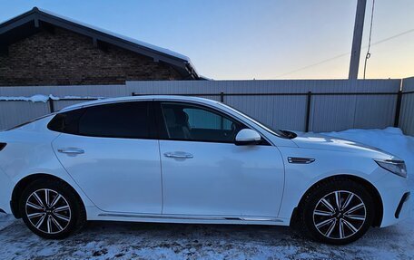 KIA Optima IV, 2018 год, 2 500 000 рублей, 9 фотография