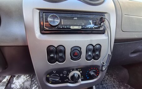 Renault Logan I, 2012 год, 400 000 рублей, 10 фотография