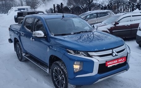 Mitsubishi L200 IV рестайлинг, 2019 год, 3 050 000 рублей, 3 фотография