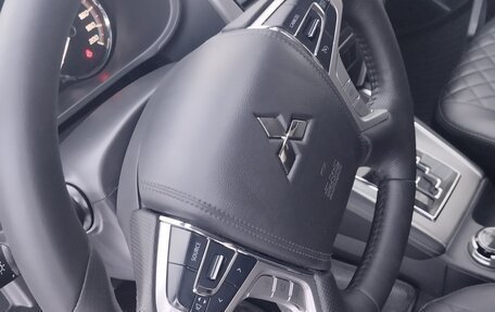 Mitsubishi L200 IV рестайлинг, 2019 год, 3 050 000 рублей, 12 фотография