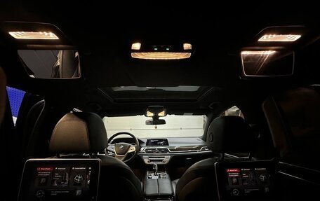 BMW 7 серия, 2018 год, 2 990 000 рублей, 14 фотография