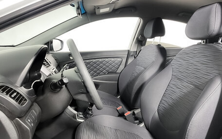 Hyundai Solaris II рестайлинг, 2015 год, 975 000 рублей, 13 фотография