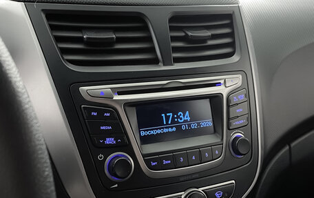 Hyundai Solaris II рестайлинг, 2015 год, 975 000 рублей, 19 фотография