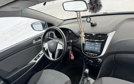 Hyundai Solaris II рестайлинг, 2012 год, 950 000 рублей, 8 фотография
