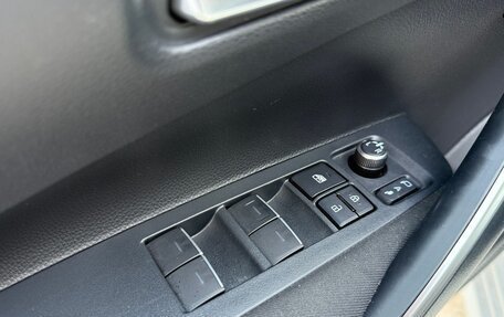 Toyota Corolla, 2019 год, 2 000 000 рублей, 12 фотография