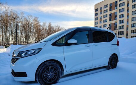 Honda Freed II, 2021 год, 1 850 000 рублей, 4 фотография