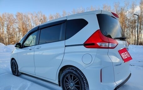 Honda Freed II, 2021 год, 1 850 000 рублей, 7 фотография