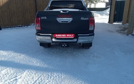 Toyota Hilux VIII, 2017 год, 2 650 000 рублей, 3 фотография