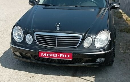 Mercedes-Benz E-Класс, 2004 год, 710 000 рублей, 1 фотография