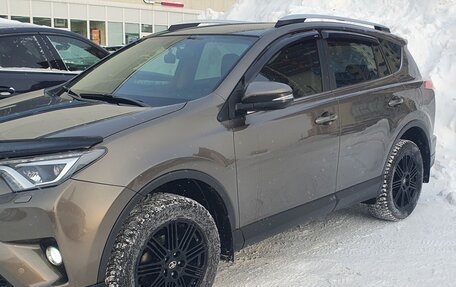 Toyota RAV4, 2017 год, 3 400 000 рублей, 3 фотография