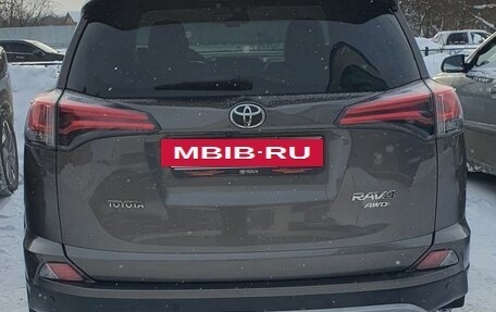Toyota RAV4, 2017 год, 3 400 000 рублей, 4 фотография