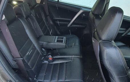 Toyota RAV4, 2017 год, 3 400 000 рублей, 19 фотография