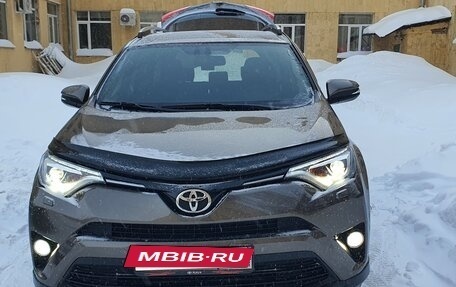 Toyota RAV4, 2017 год, 3 400 000 рублей, 7 фотография